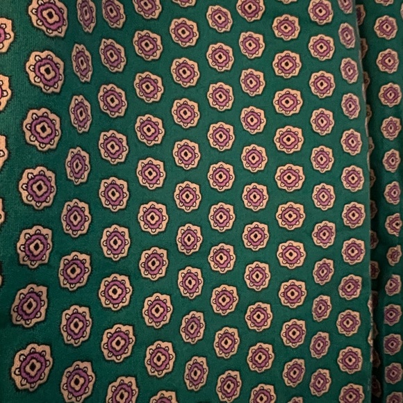 Geometric Pattern Cropped Pants - Picture 2 of 4